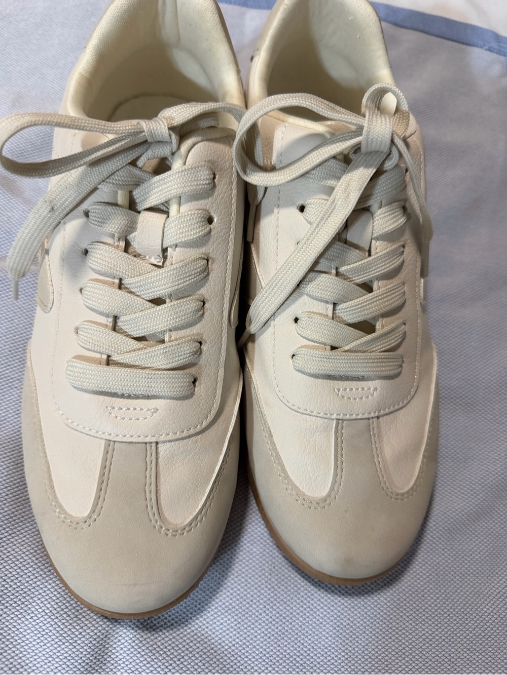 Dolce Vita Cream Lace-Up Casual Sneakers